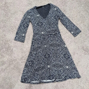 Garnet Hill Brianna Surplice Knit Dress blue and white pattern size small